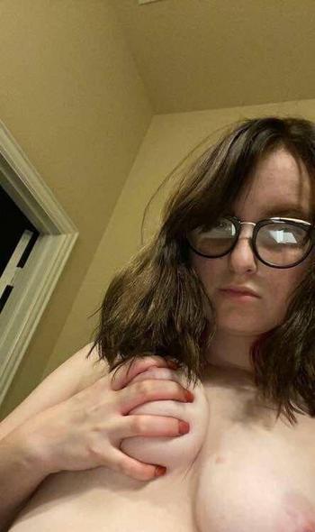 Montipal Sandra, 27 Caucasian/White female escort, Red Deer