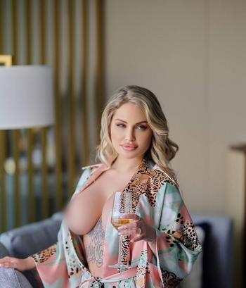 Bianca White, 27 Caucasian/White female escort, Red Deer