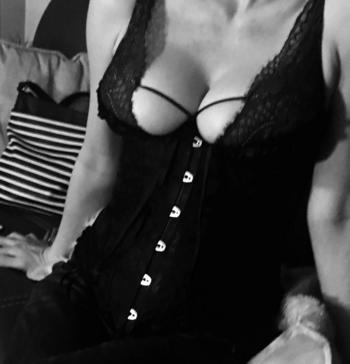 Chase, 35 Caucasian/White female escort, Red Deer