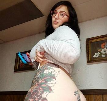 Sharon, 28 Latino/Hispanic female escort, Red Deer