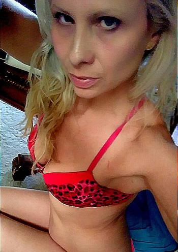 Sam, 35 Caucasian female escort, Red Deer